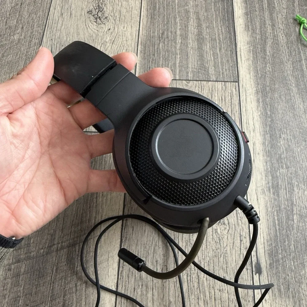 Razer Kraken V4 X Wired Gaming Headset 40mm Driver Cardioid Mic Noise Cancelling